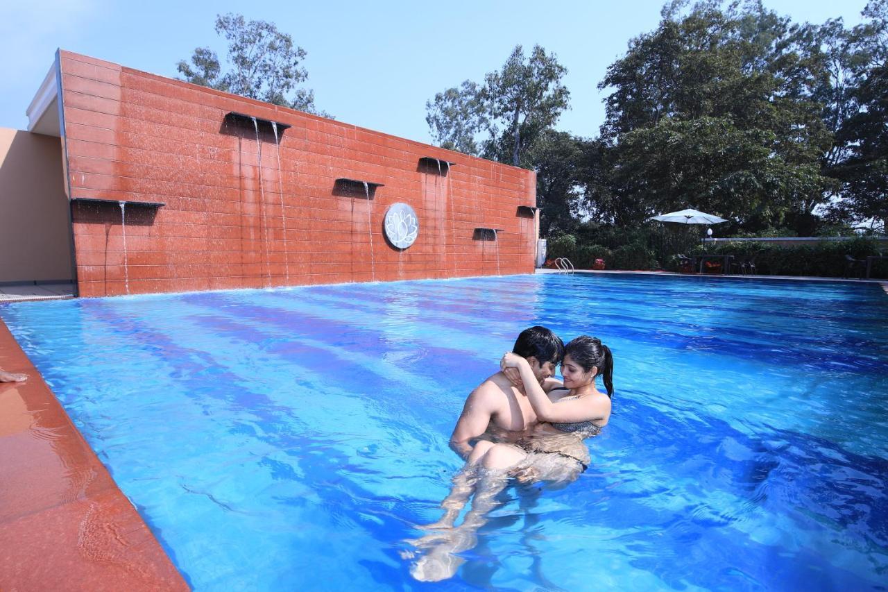 Hotel Aveo By Amatra, Gateway To Corbett Kashipur Exterior foto