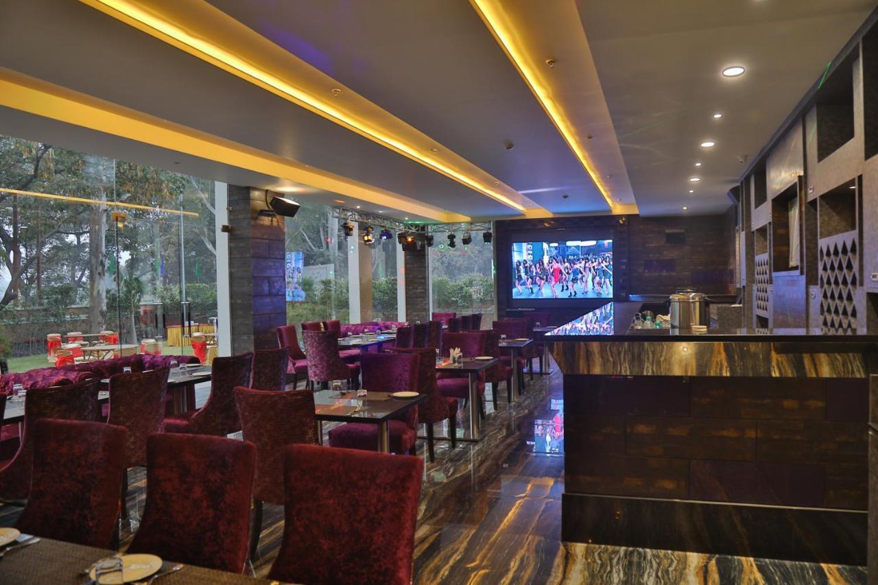 Hotel Aveo By Amatra, Gateway To Corbett Kashipur Exterior foto