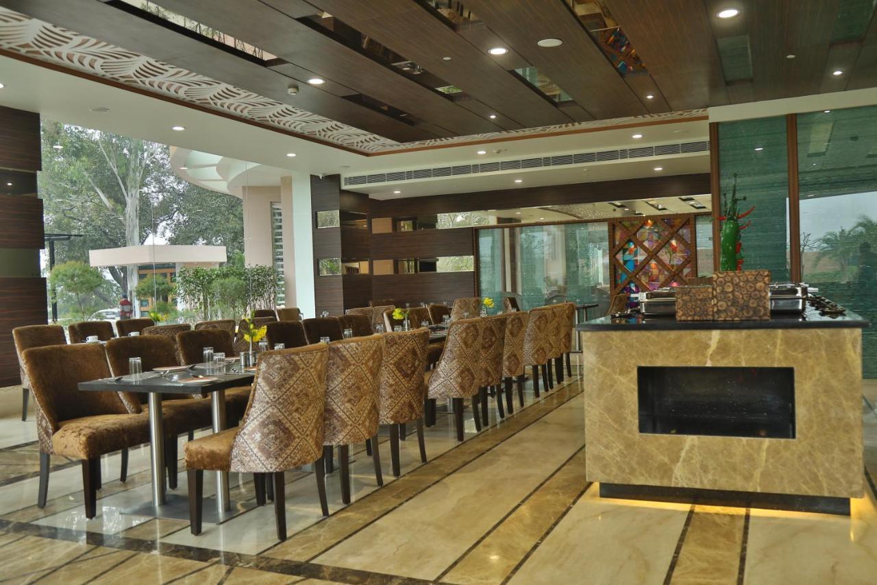 Hotel Aveo By Amatra, Gateway To Corbett Kashipur Exterior foto