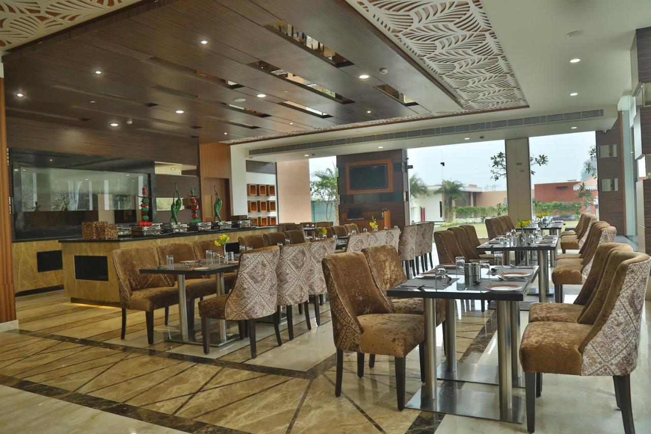 Hotel Aveo By Amatra, Gateway To Corbett Kashipur Exterior foto