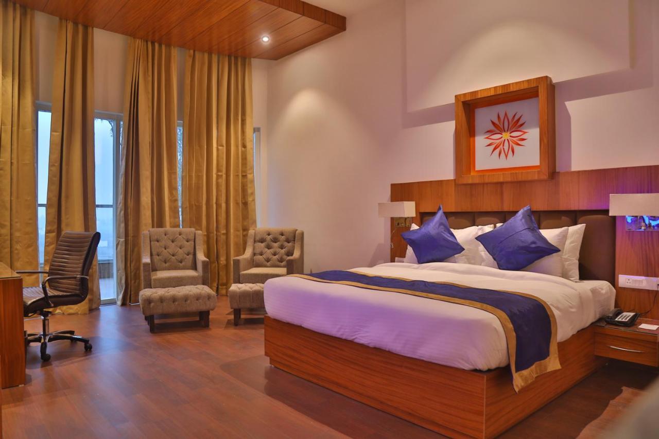 Hotel Aveo By Amatra, Gateway To Corbett Kashipur Exterior foto